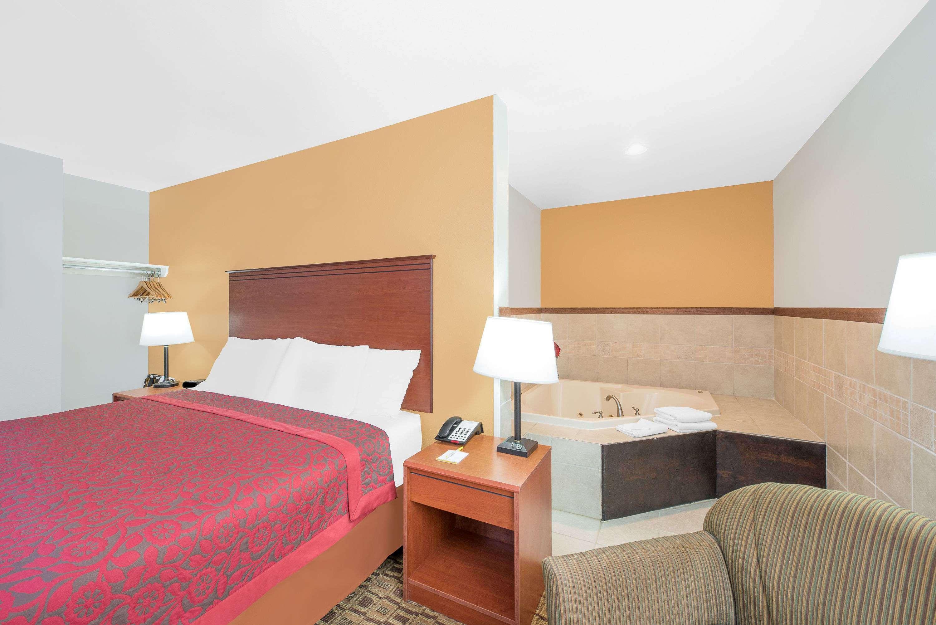Days Inn By Wyndham Lamar Kültér fotó