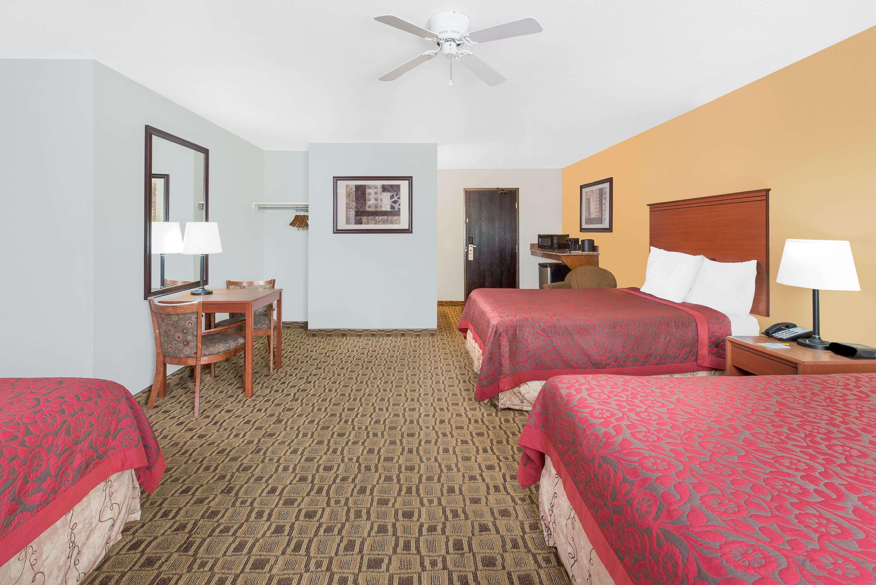 Days Inn By Wyndham Lamar Kültér fotó